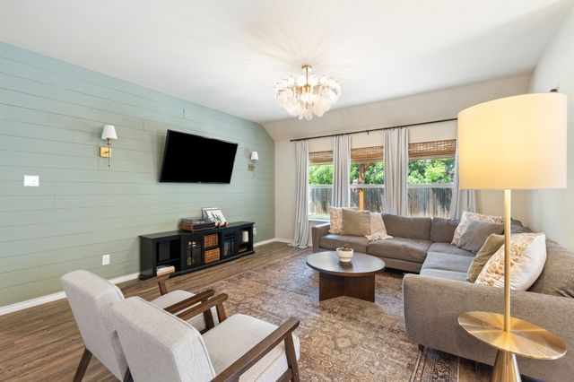 609 Eleanor Drive, Fate, TX 75087