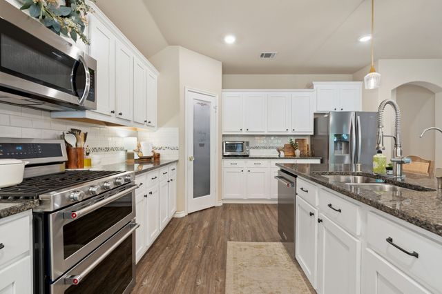 609 Eleanor Drive, Fate, TX 75087