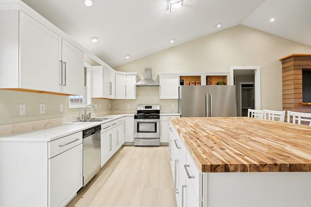 57445 E Emerald Chase Lane, Goshen, IN 46528