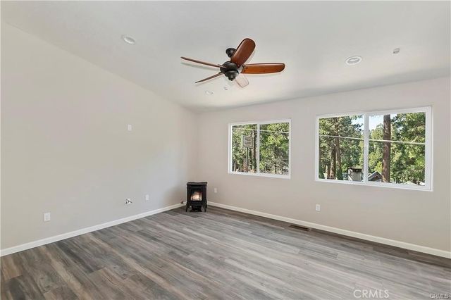 23511 Lake Dr, Crestline, CA 92325