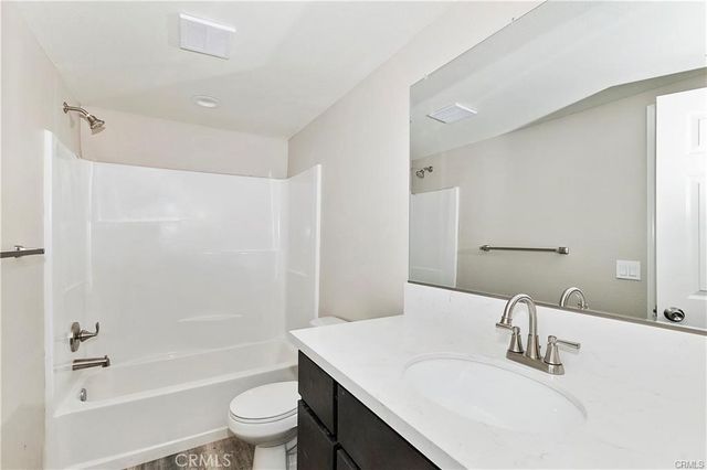 23511 Lake Dr, Crestline, CA 92325