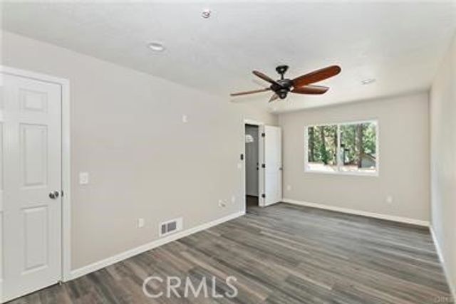 23511 Lake Dr, Crestline, CA 92325