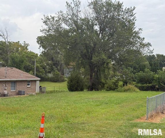 1013 14TH Street, Silvis, IL 61282