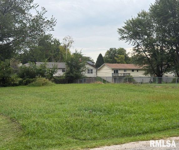 1013 14TH Street, Silvis, IL 61282