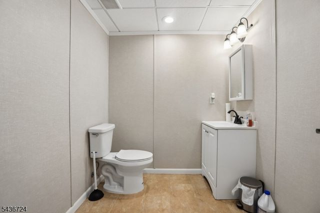 230 Birchwood Rd, Linden City, NJ 07036