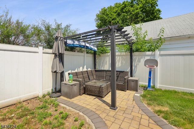 230 Birchwood Rd, Linden City, NJ 07036