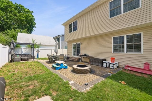 230 Birchwood Rd, Linden City, NJ 07036