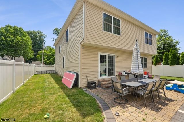 230 Birchwood Rd, Linden City, NJ 07036