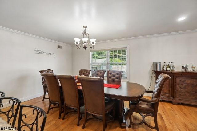 230 Birchwood Rd, Linden City, NJ 07036