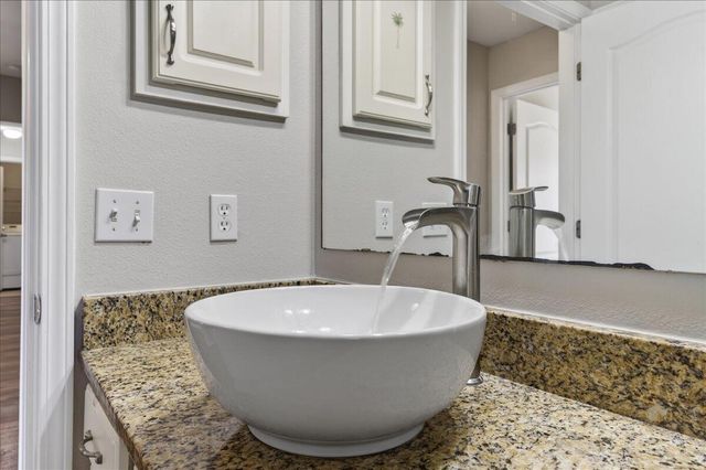 1945 Shadow Lake Drive, Gulf Breeze, FL 32563
