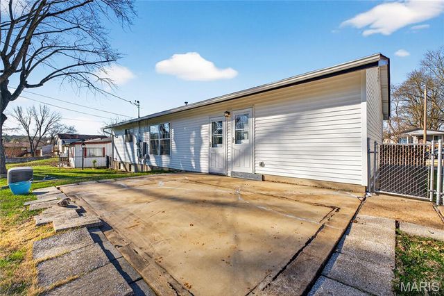 10998 Whitbyhall Drive, Bridgeton, MO 63044