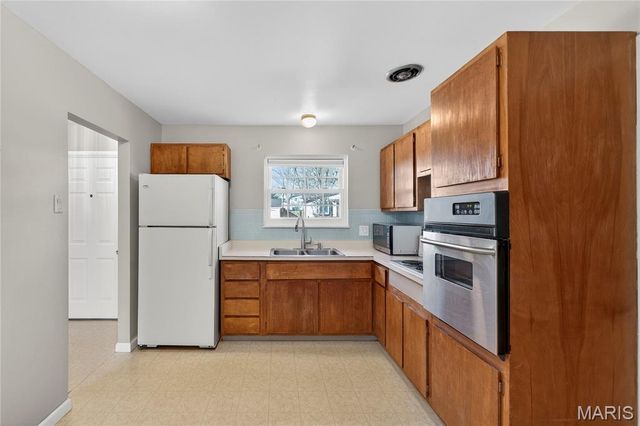 10998 Whitbyhall Drive, Bridgeton, MO 63044