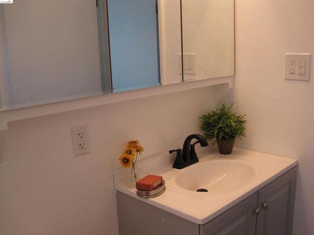 15799 Dermody Ave, San Lorenzo, CA 94580