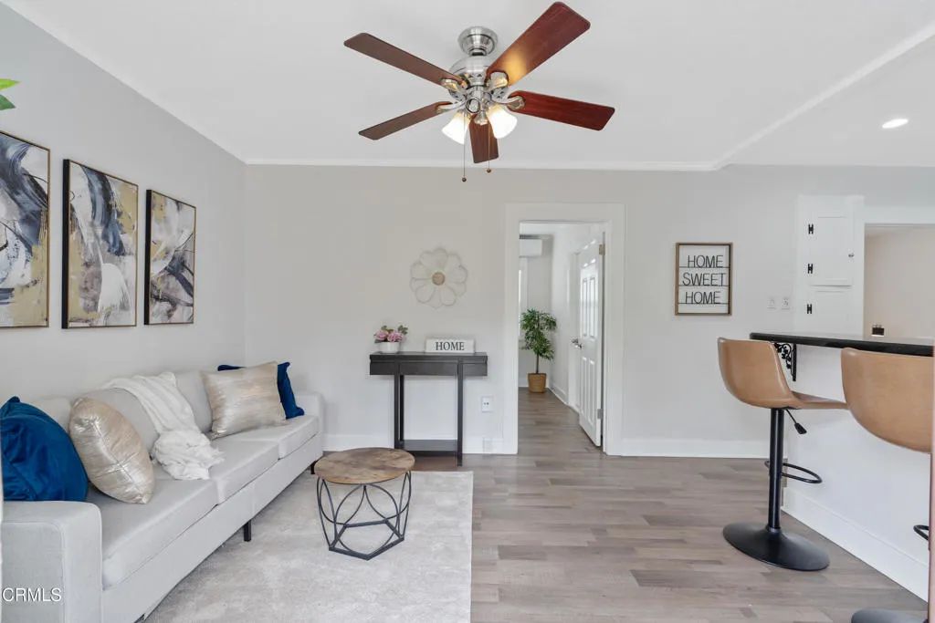 Image 3 of property listing at 610 E Angeleno Avenue A, Burbank, CA 91501