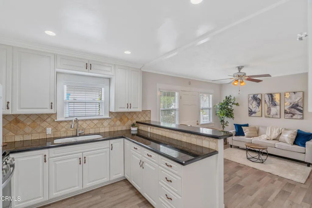 Image 7 of property listing at 610 E Angeleno Avenue A, Burbank, CA 91501