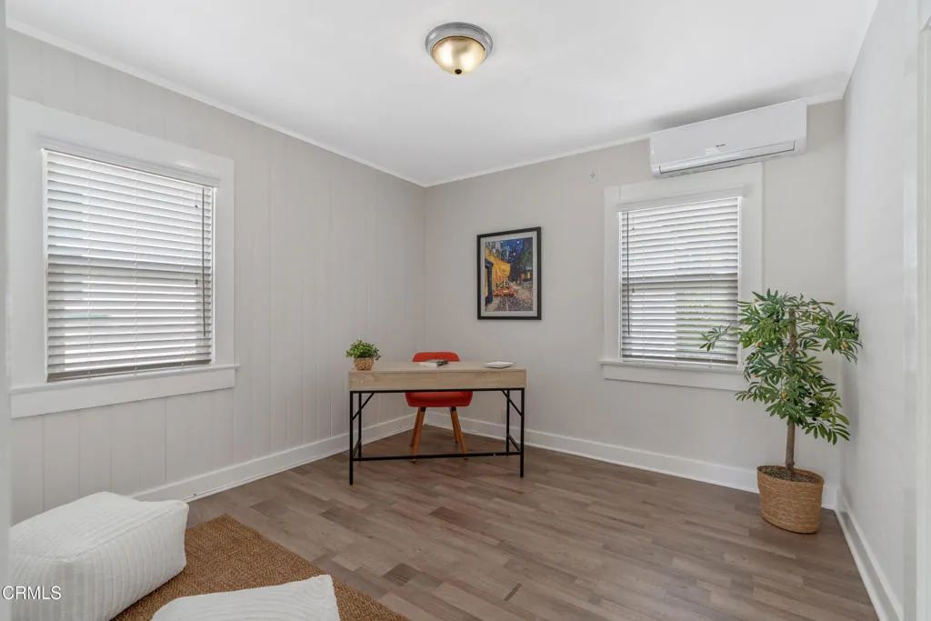 Image 9 of property listing at 610 E Angeleno Avenue A, Burbank, CA 91501
