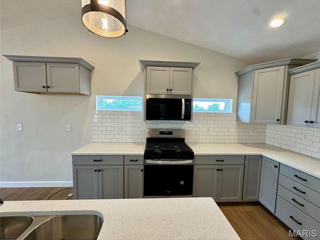 1220 Winding Oaks Lane, Mascoutah, IL 62258