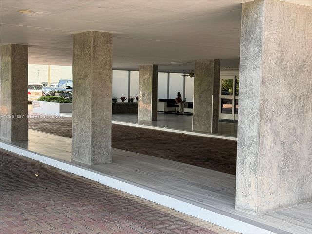 3850 Galt Ocean Dr 111, Fort Lauderdale, FL 33308