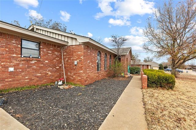 1207 N Kansas, Weatherford, OK 73096