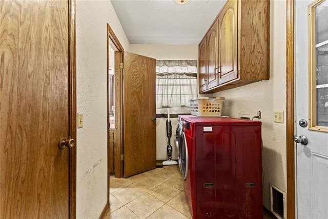 1207 N Kansas, Weatherford, OK 73096