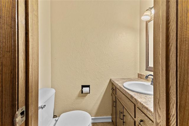 1207 N Kansas, Weatherford, OK 73096