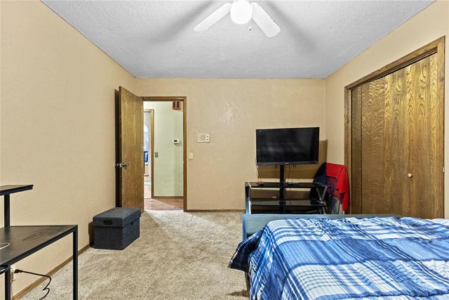 1207 N Kansas, Weatherford, OK 73096