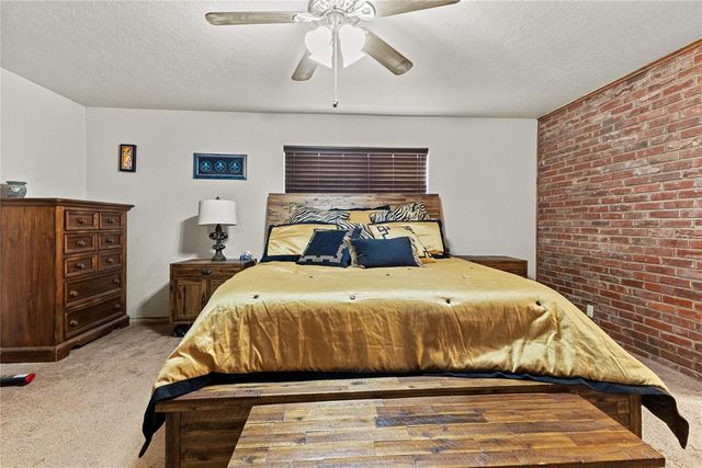 1207 N Kansas, Weatherford, OK 73096