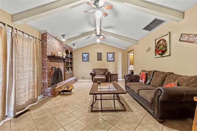 1207 N Kansas, Weatherford, OK 73096