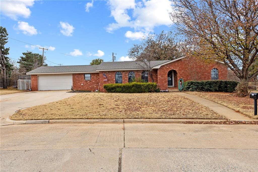 1207 N Kansas, Weatherford, OK 73096