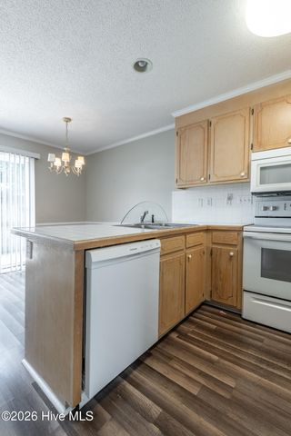 3923 S Sterling Pointe Drive Mm9, Winterville, NC 28590