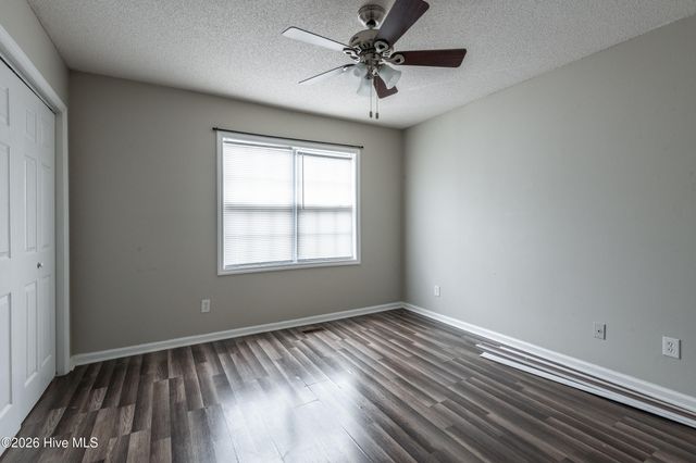3923 S Sterling Pointe Drive Mm9, Winterville, NC 28590
