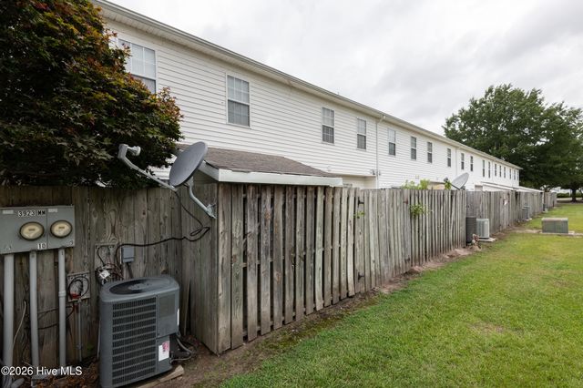 3923 S Sterling Pointe Drive Mm9, Winterville, NC 28590