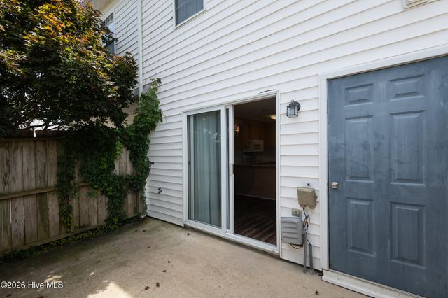 3923 S Sterling Pointe Drive Mm9, Winterville, NC 28590