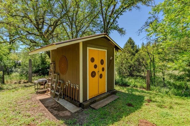 16308 Emigrant Rd, Volcano, CA 95689