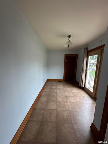 809 W STERLING Avenue, West Peoria, IL 61604
