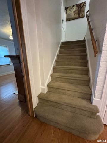 809 W STERLING Avenue, West Peoria, IL 61604