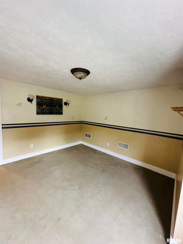 809 W STERLING Avenue, West Peoria, IL 61604