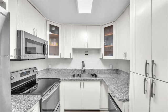 860 NE 78th St 207, Miami, FL 33138