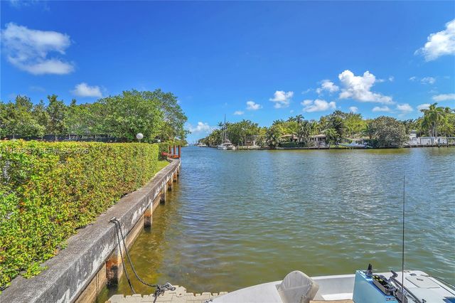 860 NE 78th St 207, Miami, FL 33138