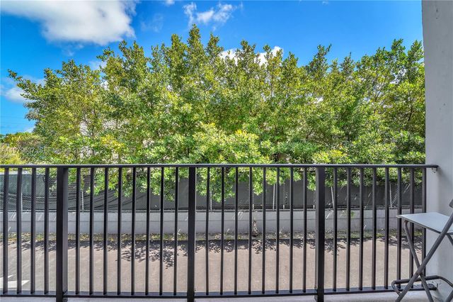 860 NE 78th St 207, Miami, FL 33138