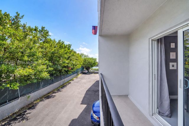 860 NE 78th St 207, Miami, FL 33138