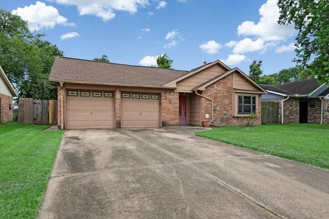 122 White Cedar Street, Houston, TX 77015