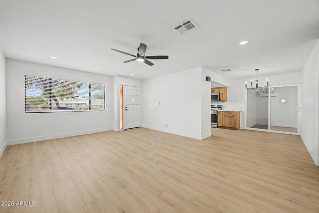 562 E HONDO Avenue, Apache Junction, AZ 85119