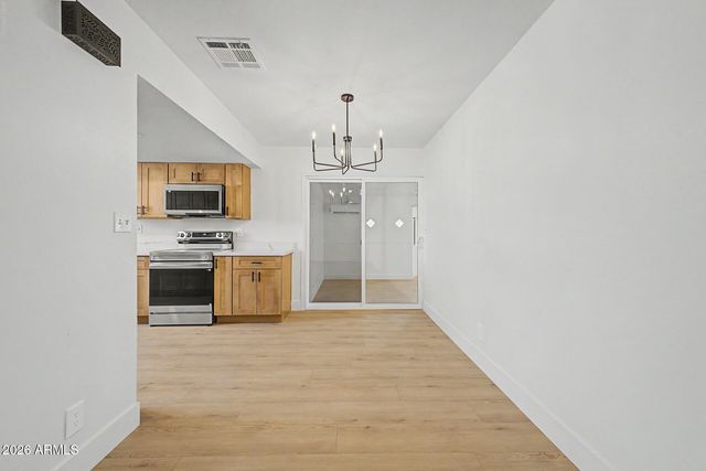 562 E HONDO Avenue, Apache Junction, AZ 85119