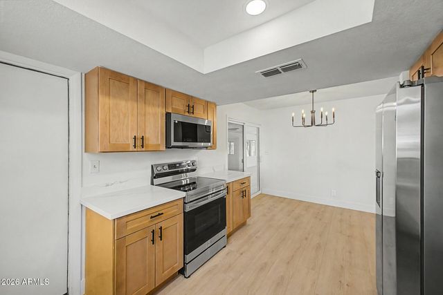 562 E HONDO Avenue, Apache Junction, AZ 85119