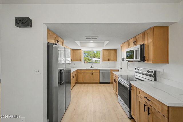 562 E HONDO Avenue, Apache Junction, AZ 85119