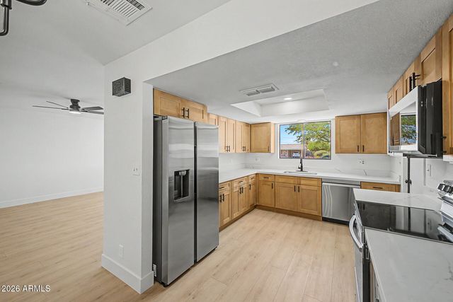 562 E HONDO Avenue, Apache Junction, AZ 85119