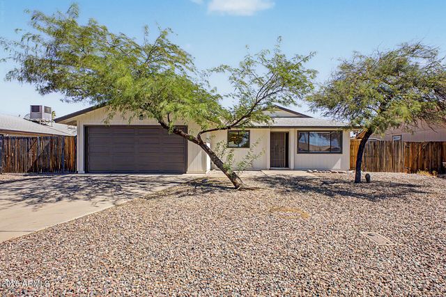 562 E HONDO Avenue, Apache Junction, AZ 85119
