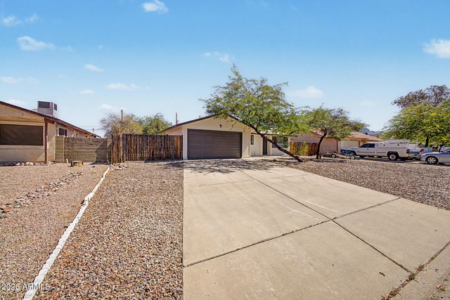 562 E HONDO Avenue, Apache Junction, AZ 85119