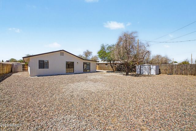 562 E HONDO Avenue, Apache Junction, AZ 85119